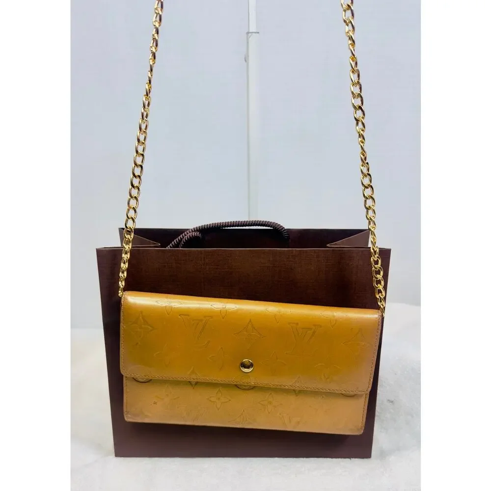 Louis Vuitton Vernis Sarah Wallet Beige Monogram w/ Chain + Gift Bag